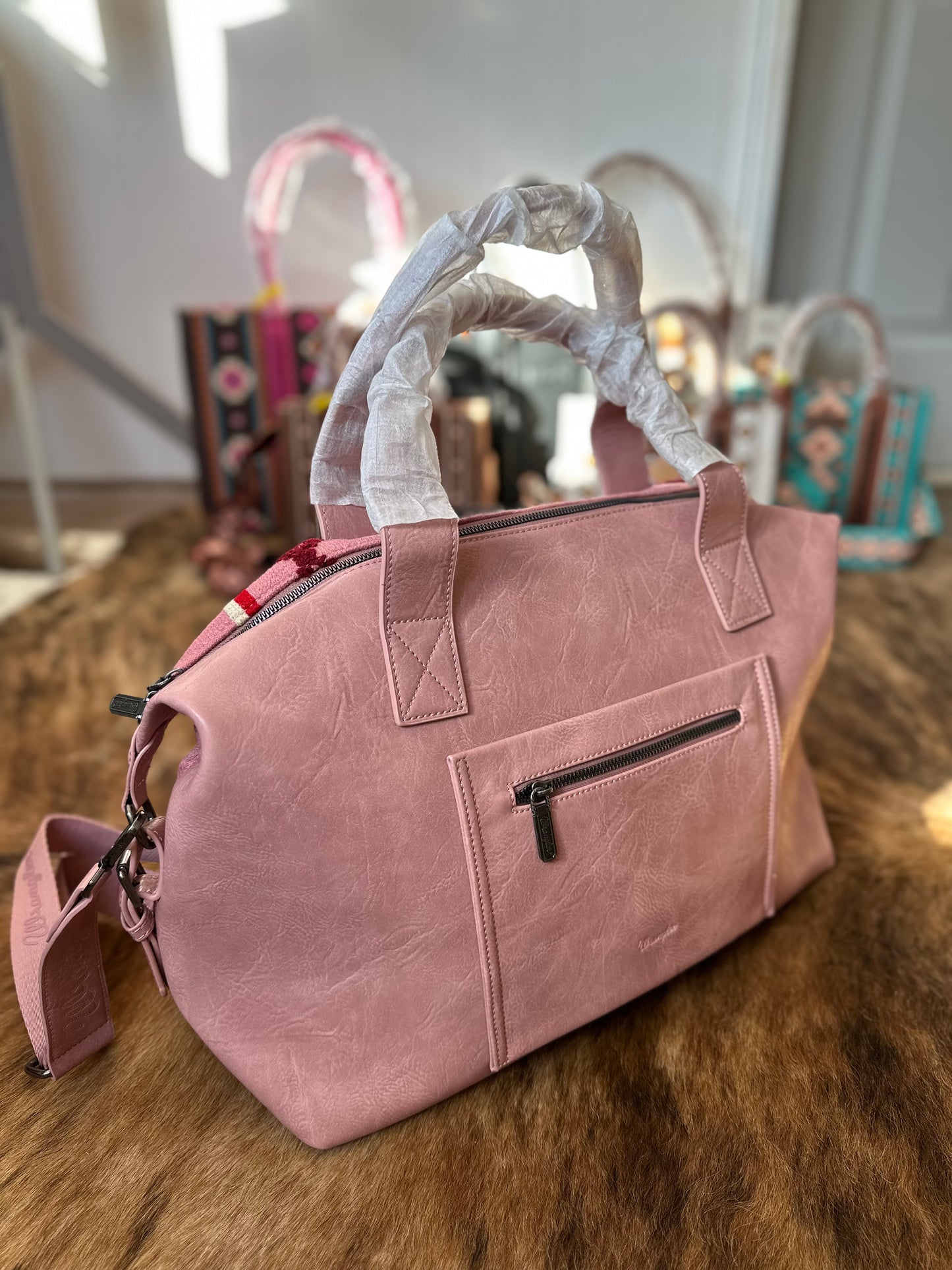Wrangler Aztec Duffle - PINK