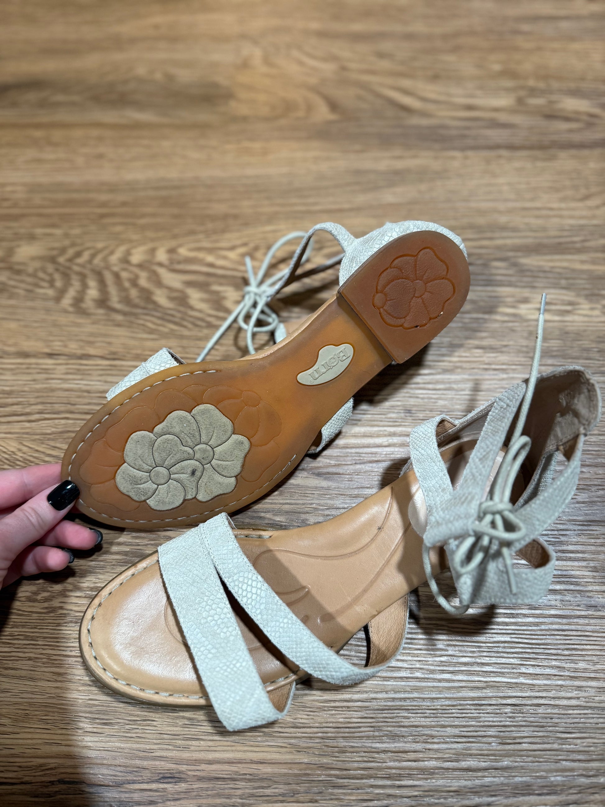 Born Casma Snakeskin Grey Sandals Size 8