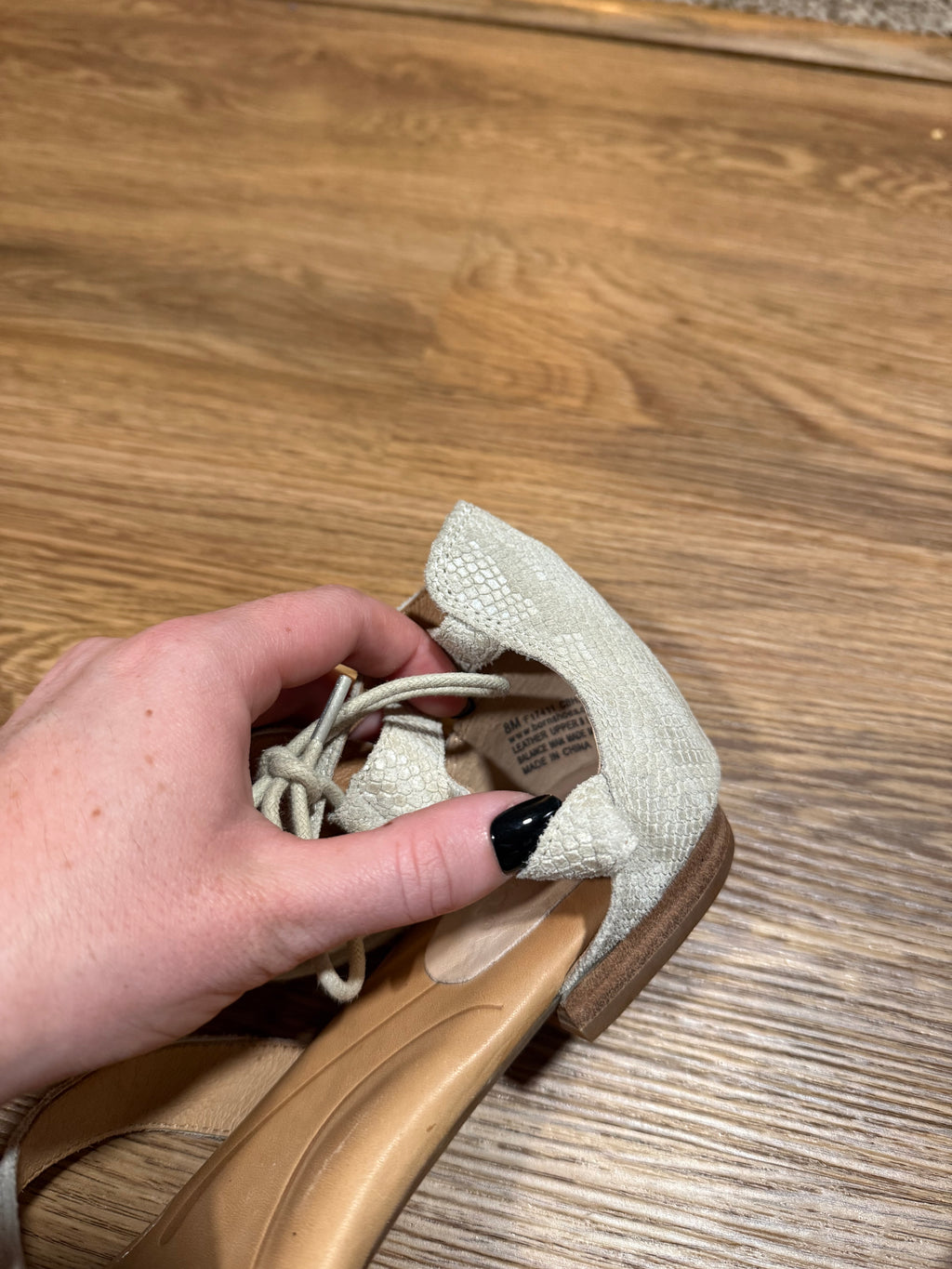 Born Casma Snakeskin Grey Sandals Size 8