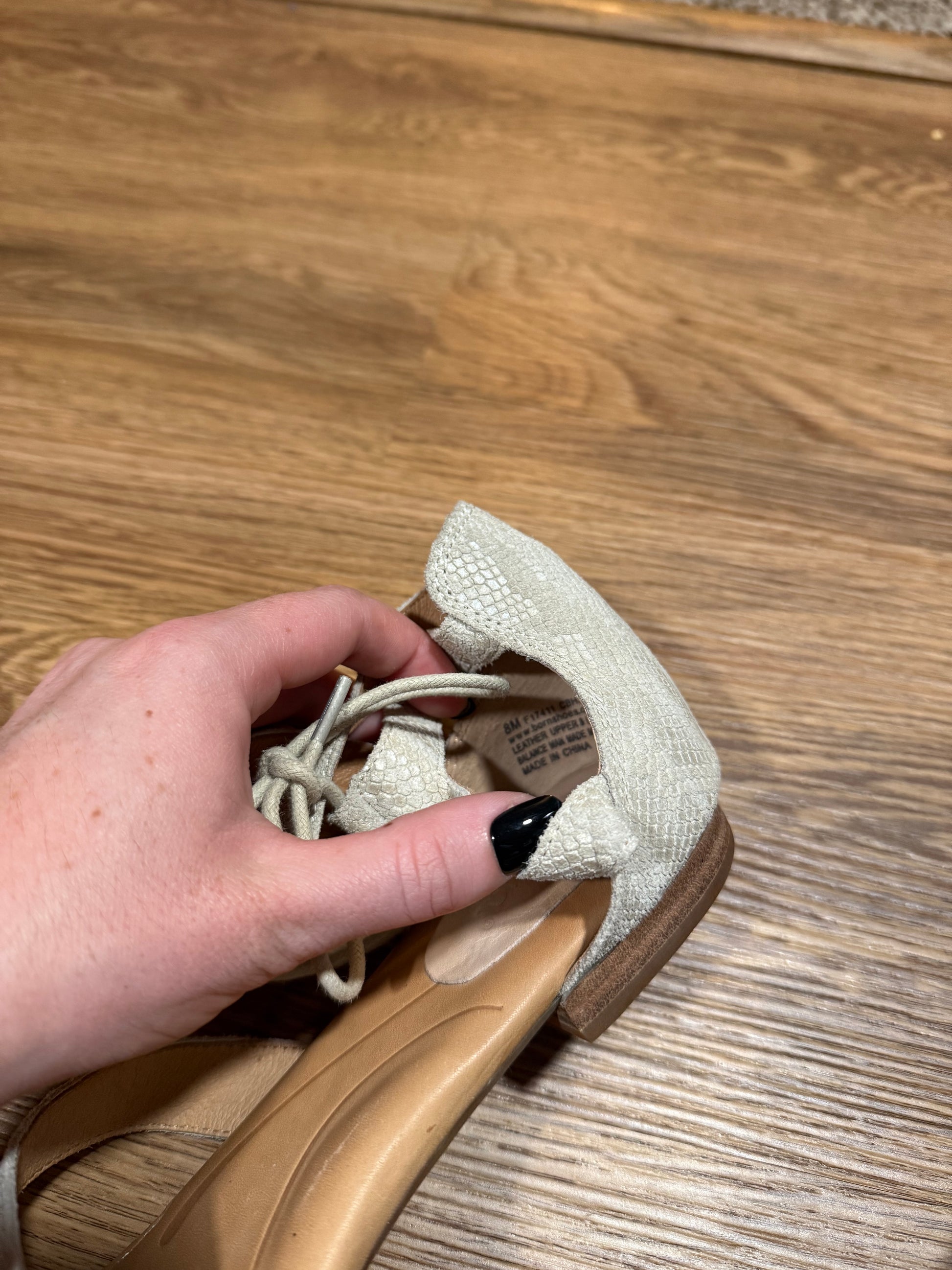Born Casma Snakeskin Grey Sandals Size 8
